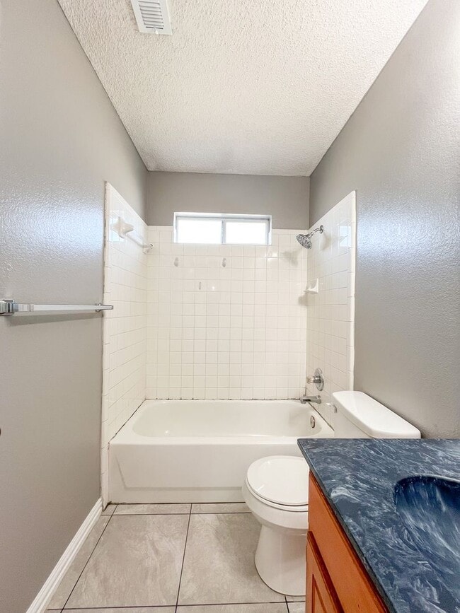 Building Photo - Available NOW!!!! Beautiful 4 bedroom, 2 bath, 2 car garage home with a privacy fenced yard and c...