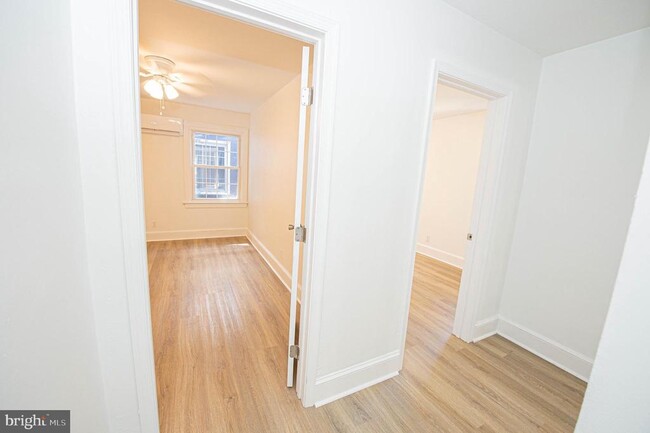 Building Photo - 308 N Division St
