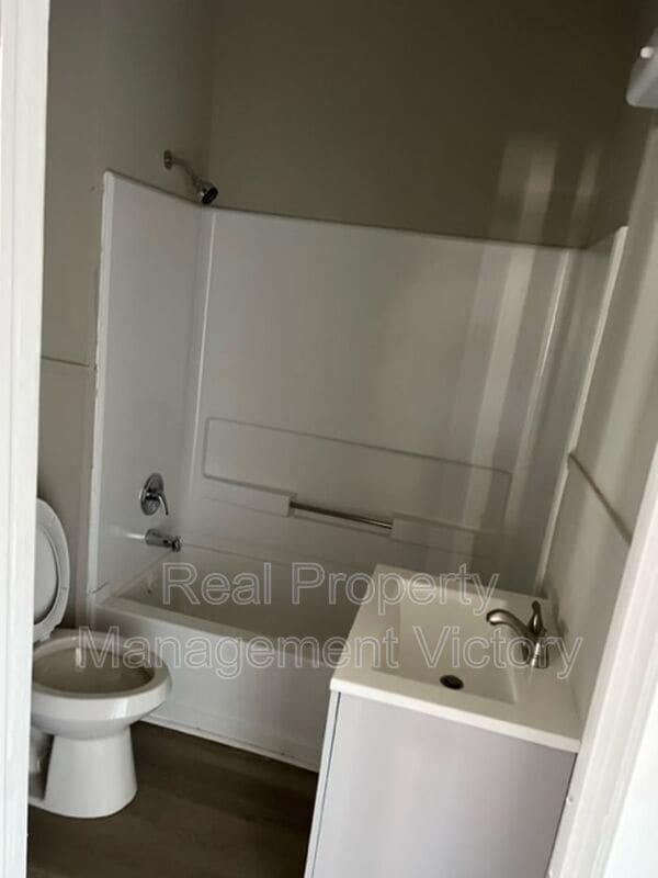 Building Photo - 4909 Avenue R