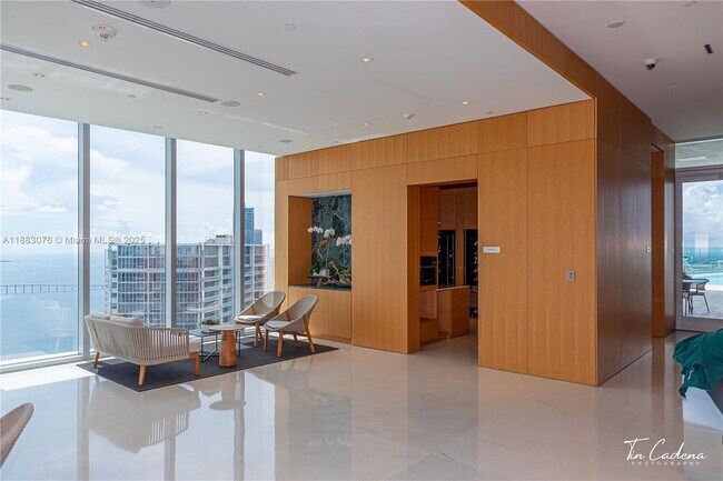 Building Photo - 300 Biscayne Blvd Way