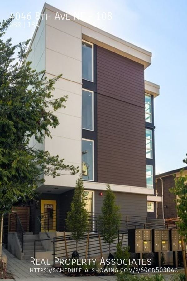 Building Photo - 4046 8th Ave NE