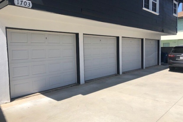 Garage - 1701 S 5th St