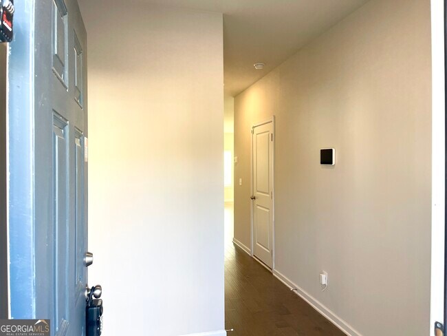 Building Photo - 3502 Lakeview Crk