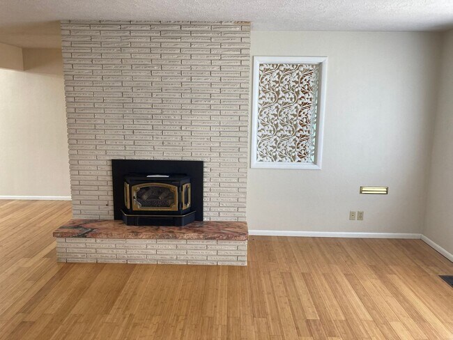 Building Photo - Mid-Century Four Bedroom in Candalaria, La...
