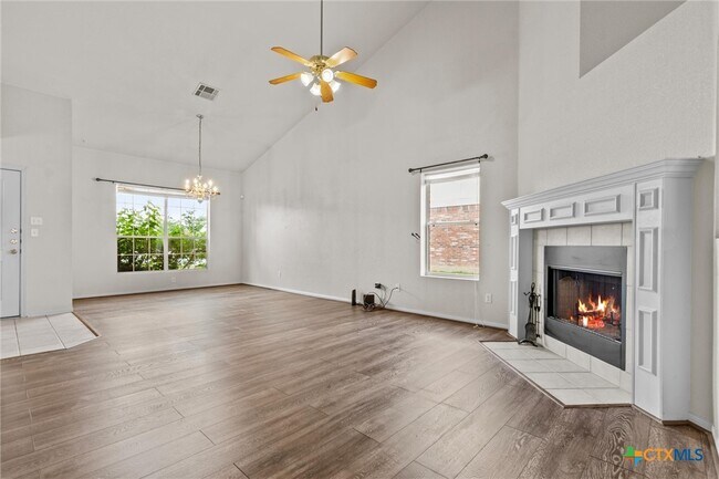 Building Photo - 5206 Oster Dr
