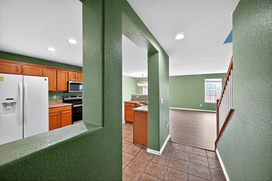 Building Photo - 16421 E Otero Ave