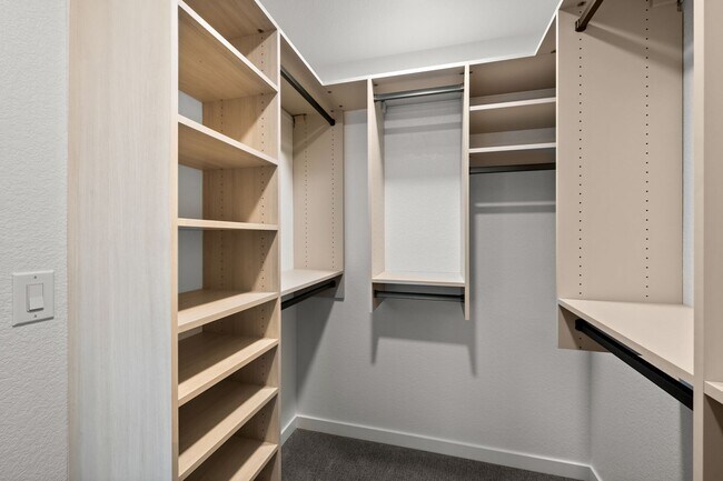 Building Photo - 5230 Stuart St