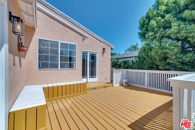 Building Photo - 8037 Campion Dr