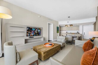 Building Photo - 4111 S Ocean Dr