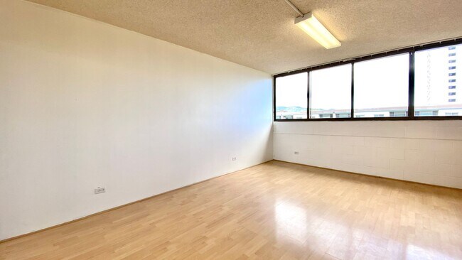 Building Photo - Available Now! Studio on Kinau Street with...