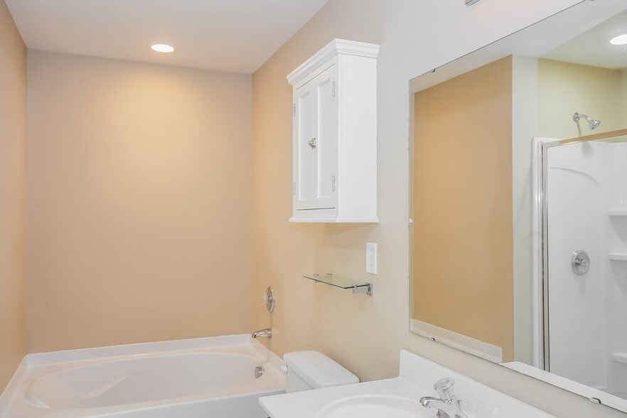 Building Photo - 1530 Ladora Dr