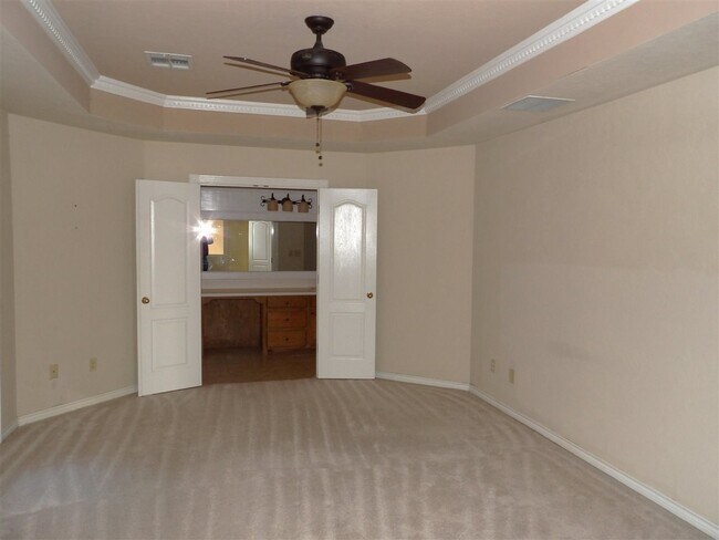 Building Photo - 6742 Willow Wood Loop