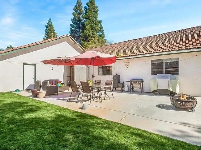 Building Photo - 178 N Magnolia Ave