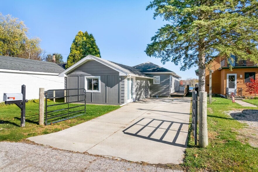 Building Photo - 532 Garfield St