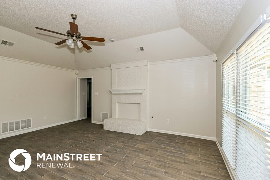 Building Photo - 7360 Red River Cove