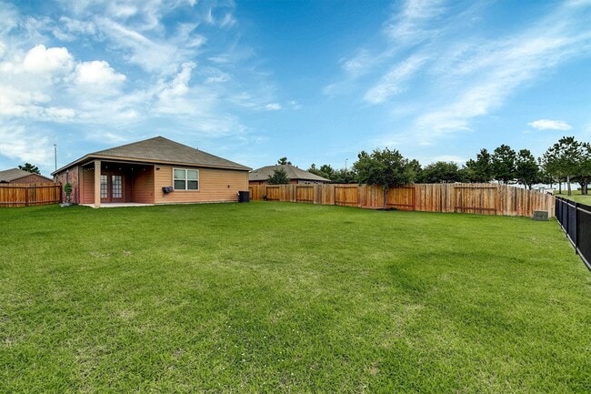 Building Photo - 22807 Gentle Shadow Dr
