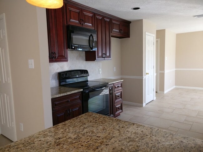 Building Photo - 4219 Margate Dr