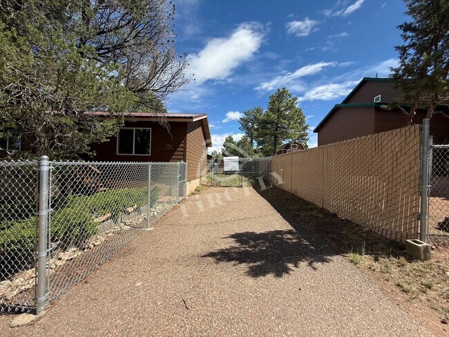 Building Photo - 1982 Stagg Run