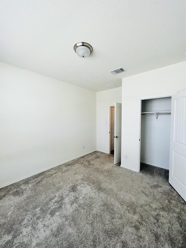 Building Photo - 6229 Mantalcino Dr