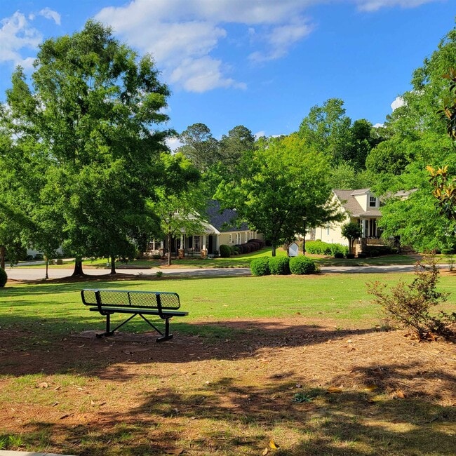 Building Photo - 1111 Surrey Ln