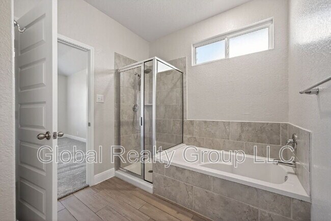 Building Photo - 402 Singing Brk