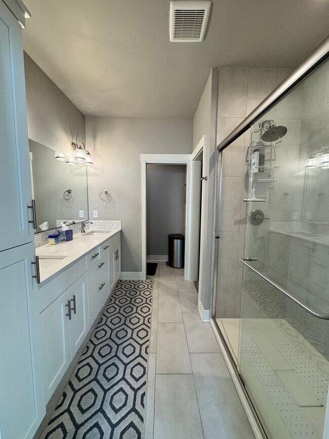 Building Photo - FOR RENT - All Inclusive Owner pays utilities - Furnished 3 bed, 2 bath NorthWest Crossing Townhome