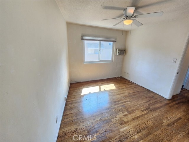 Building Photo - 14229 Moorpark St