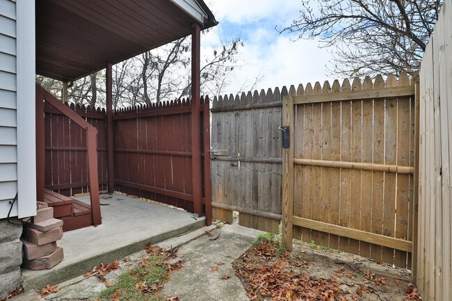 Building Photo - 2611 Beulah Rd