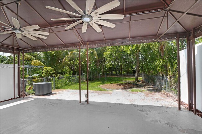 Building Photo - 12340 SW 20th Terrace
