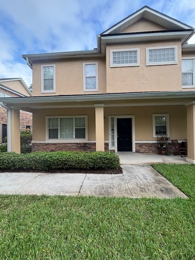 Primary Photo - Charming 3-Bedroom Townhome in a Prime Nei...