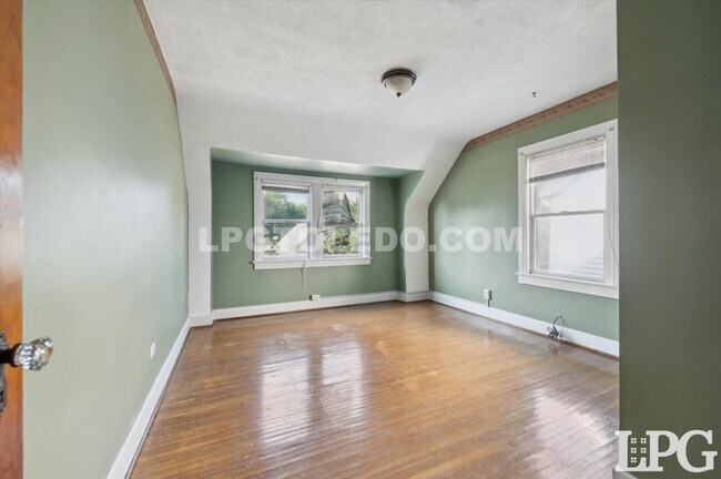 Building Photo - 2029 Berdan Ave