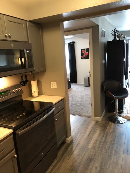 Building Photo - 7395 E Eastman Ave