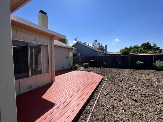 Building Photo - 317 Curie Dr
