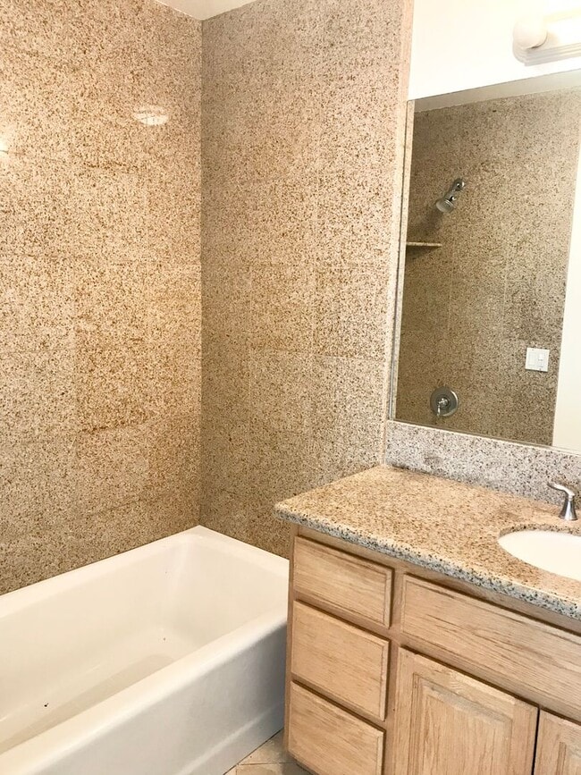 Building Photo - Beautilful Corner Unit Multi-Level Townhou...