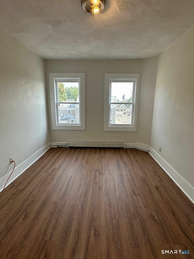 Building Photo - 36 Truman St