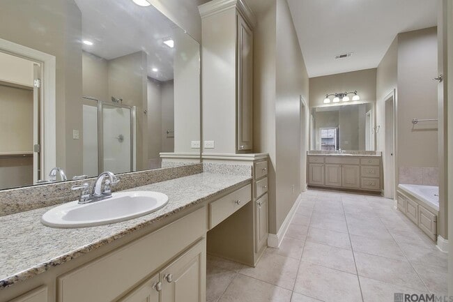 Building Photo - 7916 Seville Ct