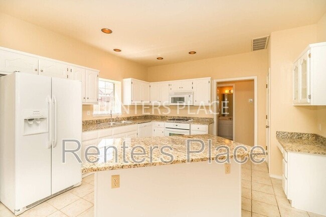 Building Photo - 9209 S 73rd E Ave