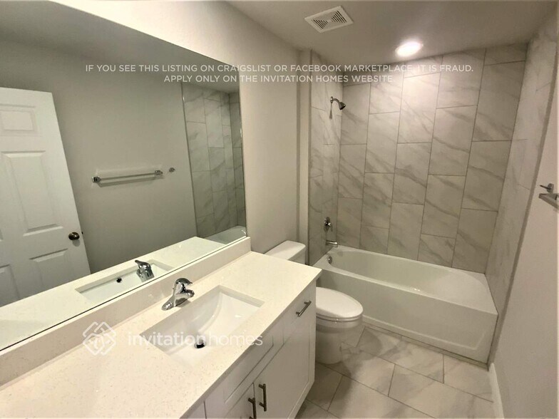 Building Photo - 158 Carmelite Ave NW