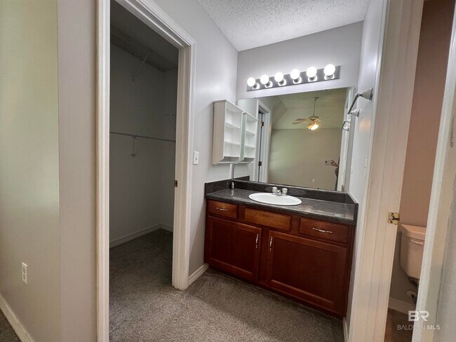 Building Photo - 8178 Gardenia Ct