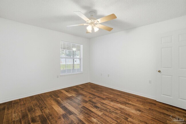 Building Photo - 2527 Trailwood Dr