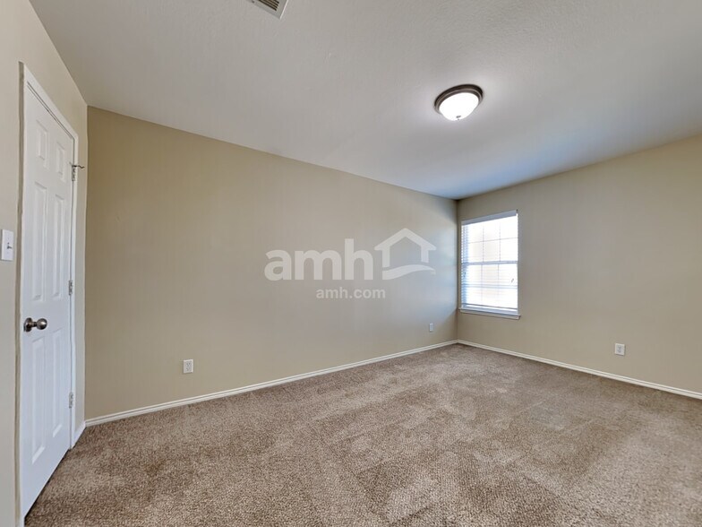 Building Photo - 5517 Parkview Hills Ln