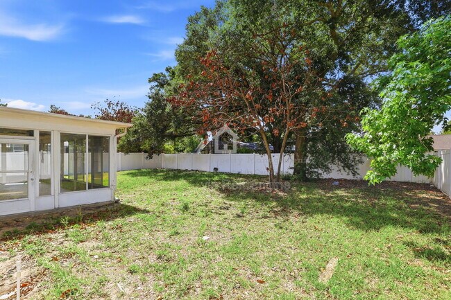 Building Photo - 6018 Brookhill Cir