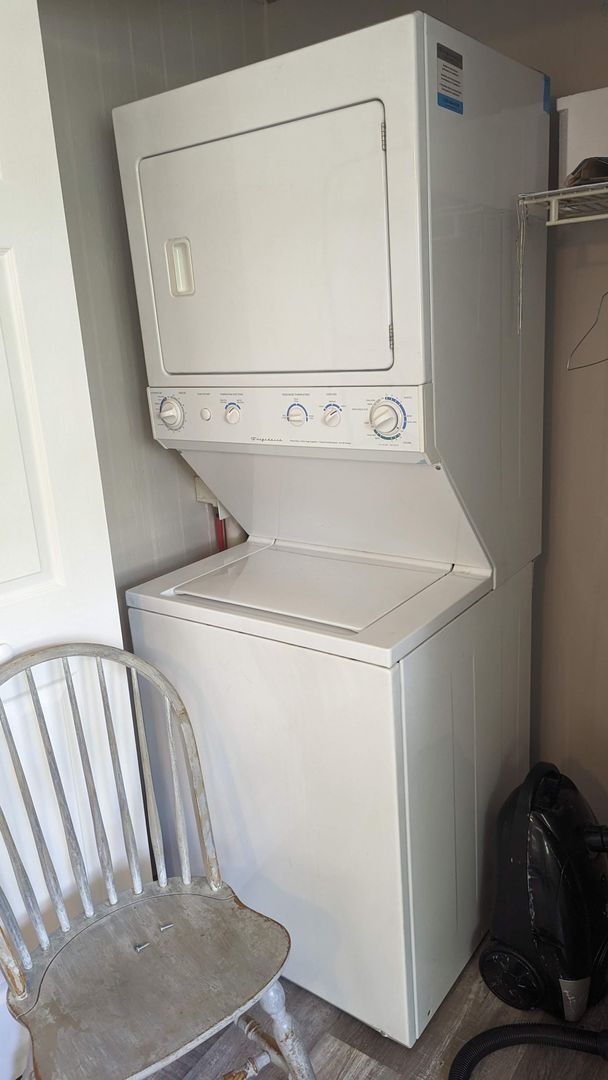 Building Photo - Charming 1 Bedroom Apartment located in beautiful Sylva NC $950 a month-available July 1st