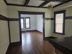 Building Photo - 2425 Niagara St