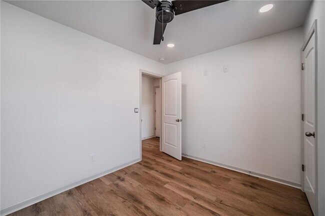 Building Photo - 796 Grenier Terrace NE