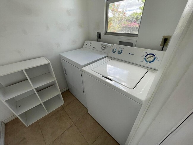 Building Photo - 2100 Springdale Blvd