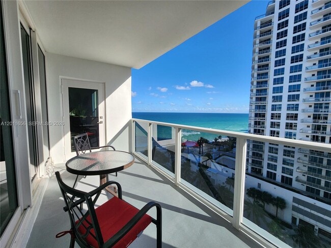 Building Photo - 3505 S Ocean Dr