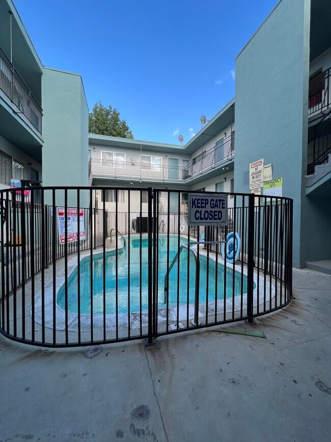 6922 Hazeltine Ave 6922 Hazeltine Ave Van Nuys CA 91405 Apartment