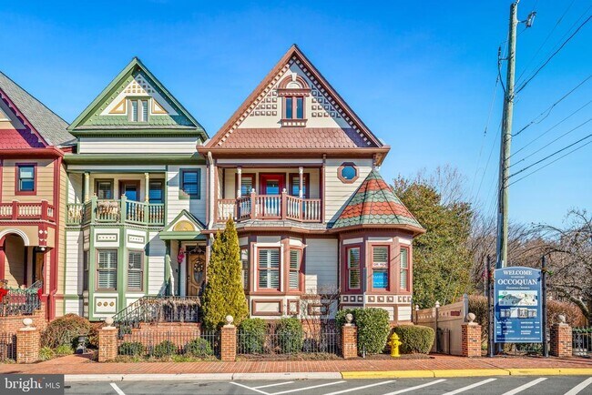 Building Photo - 211 Mill St