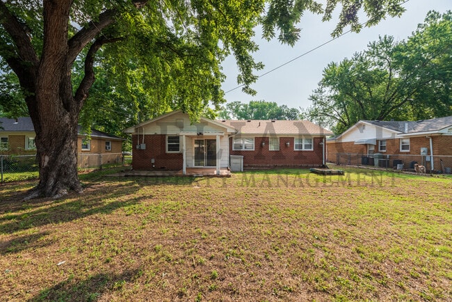 Building Photo - 435 Slade Ave